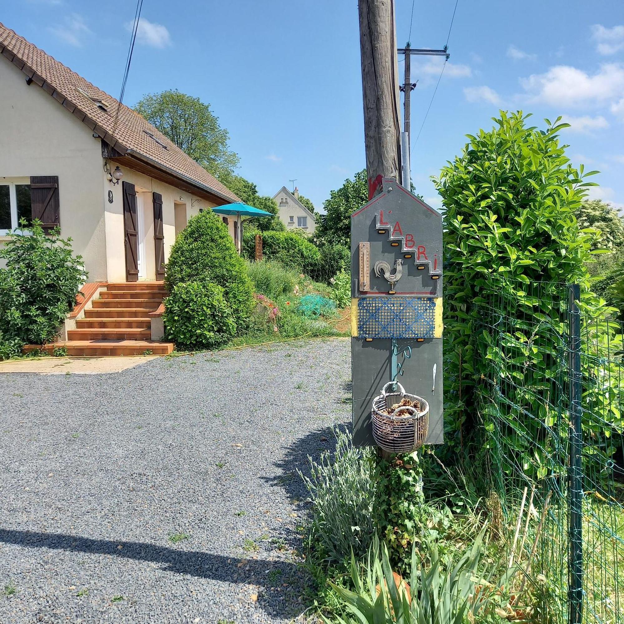 L'abri * May-sur-Orne